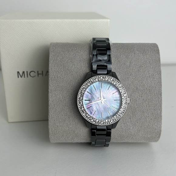 Michael kors women watch - Picture 3 of 11